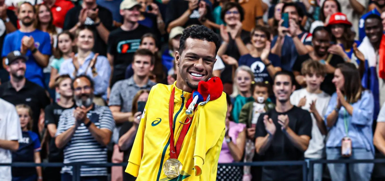 Gabrielzinho é eleito Atleta Paralímpico do Ano no "Oscar do Esporte" 