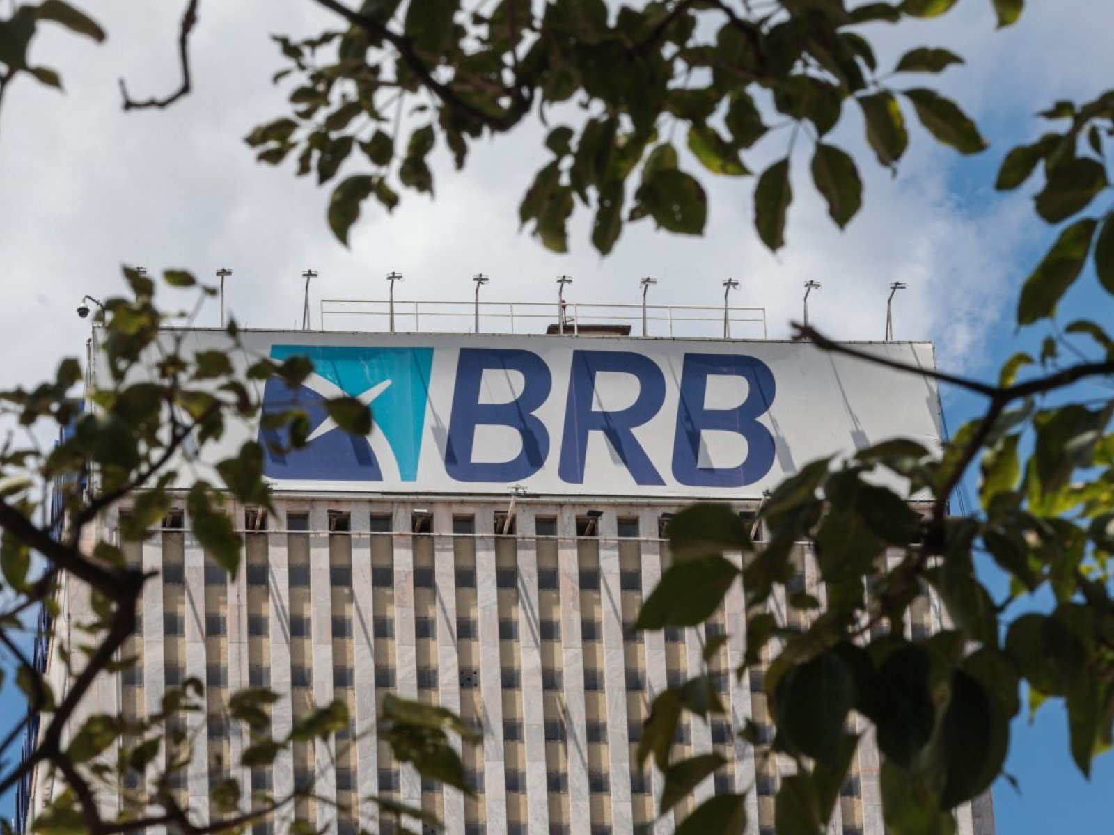 BRB solicita à Justiça uso de patrimônio de Vorcaro e demais réus para indenização