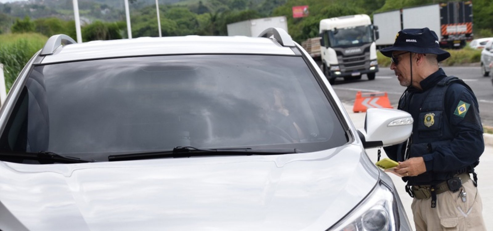 PRF fecha a Operação Tiradentes na Bahia com mais de 3,2 mil infrações e quase 8 mil pessoas fiscalizadas