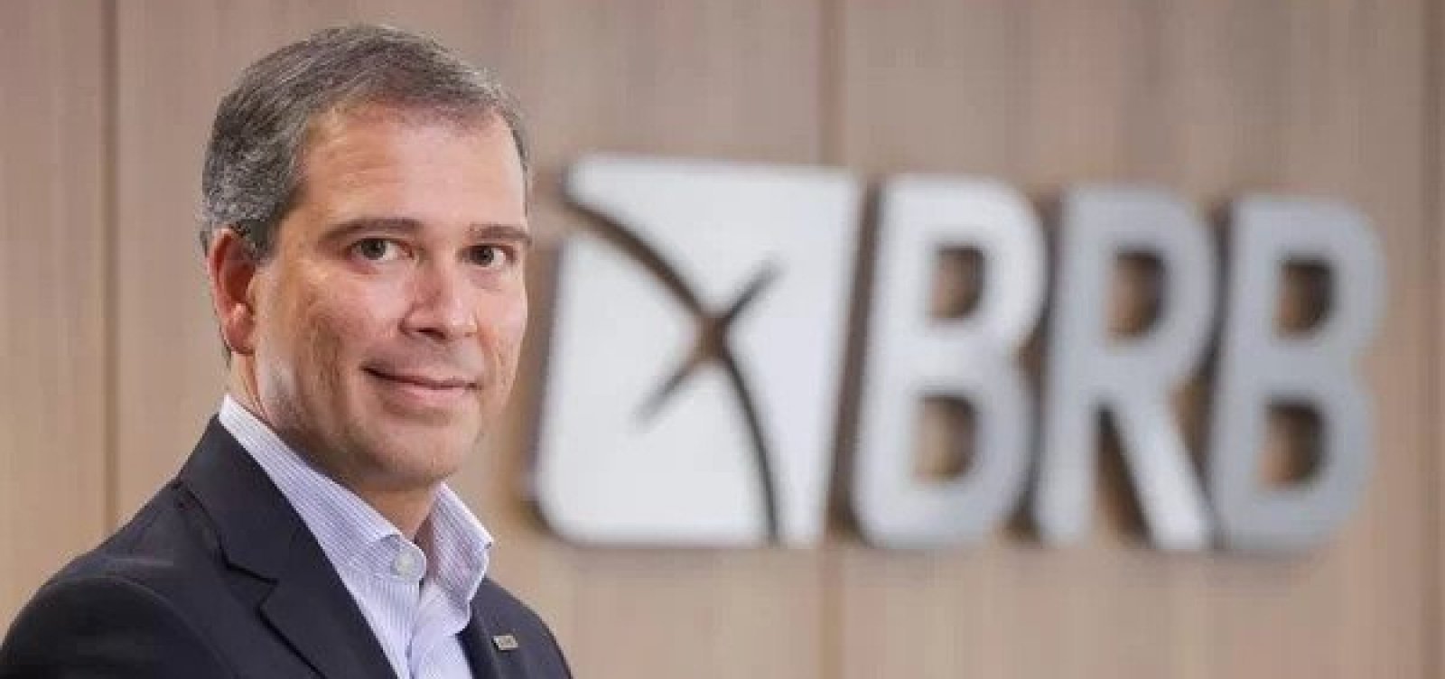 Caso Master: preso, ex-presidente do BRB Paulo Henrique Costa troca de advogados