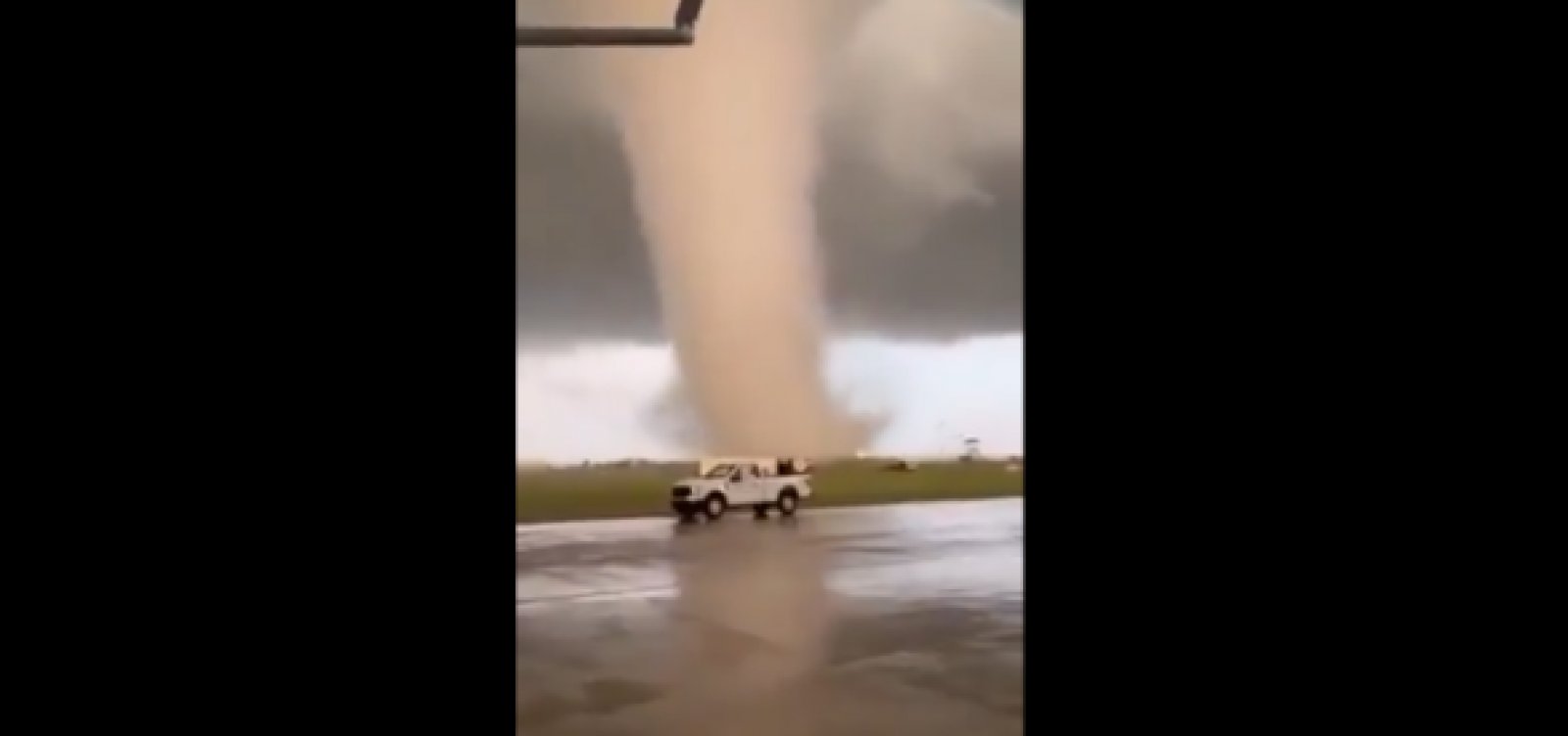 Tornados deixam feridos e causam destruição no norte de Oklahoma