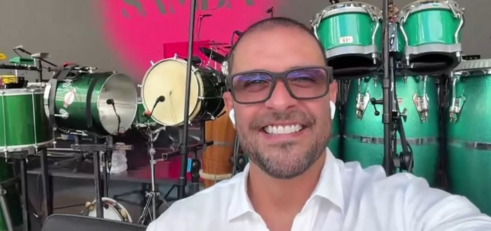 Diogo Nogueira celebra relação com a Bahia e apresenta show em Salvador