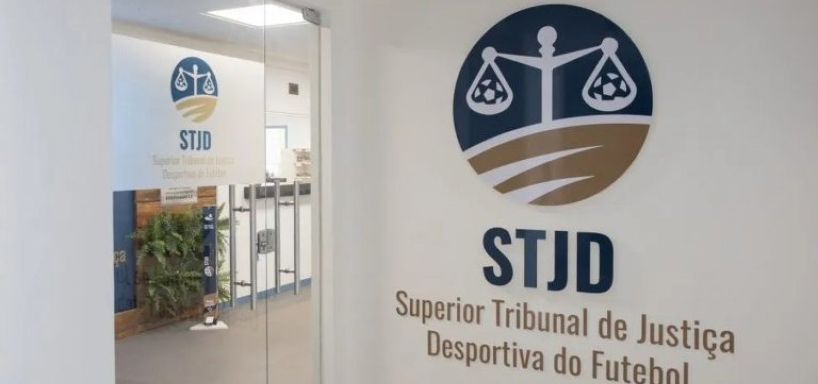 STJD reduz pena de David Duarte; junto a Ceni, zagueiro está fora da partida entre Bahia e Santos