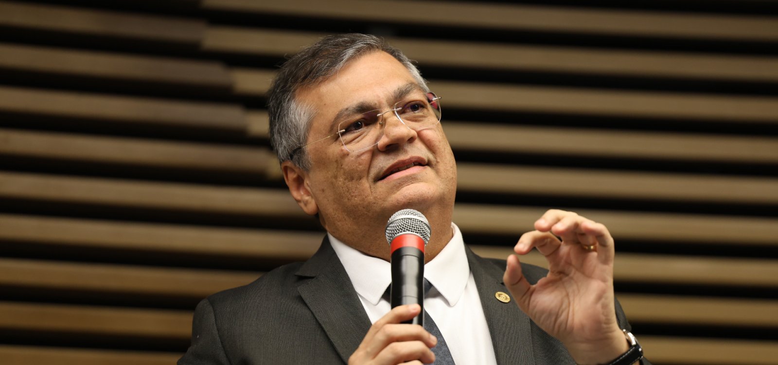 Dino marca audiência sobre emendas após estudos citarem pouca transparência