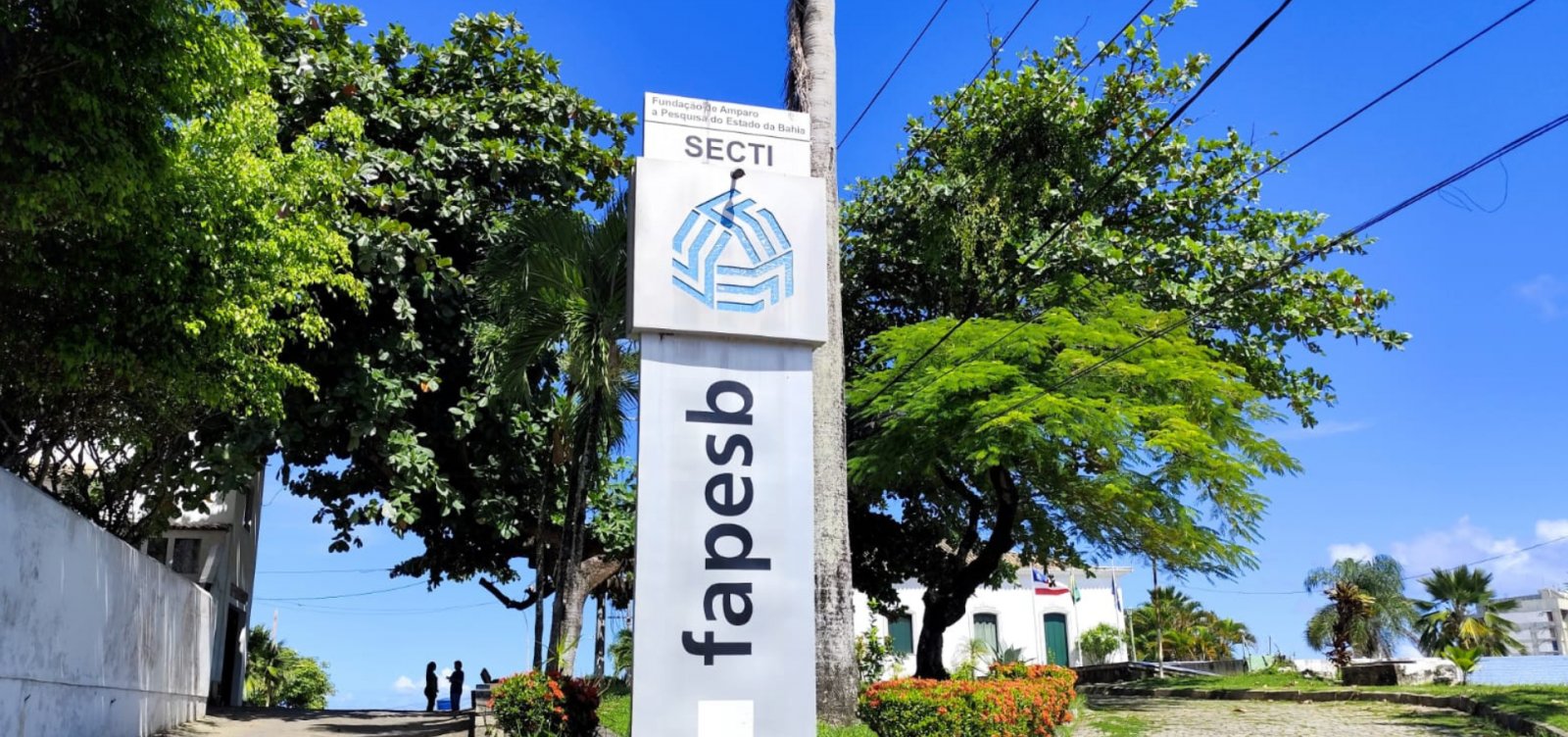 Fapesb lança edital com 22 vagas em regime REDA com salário de R$ 3,8 mil; saiba como se inscrever