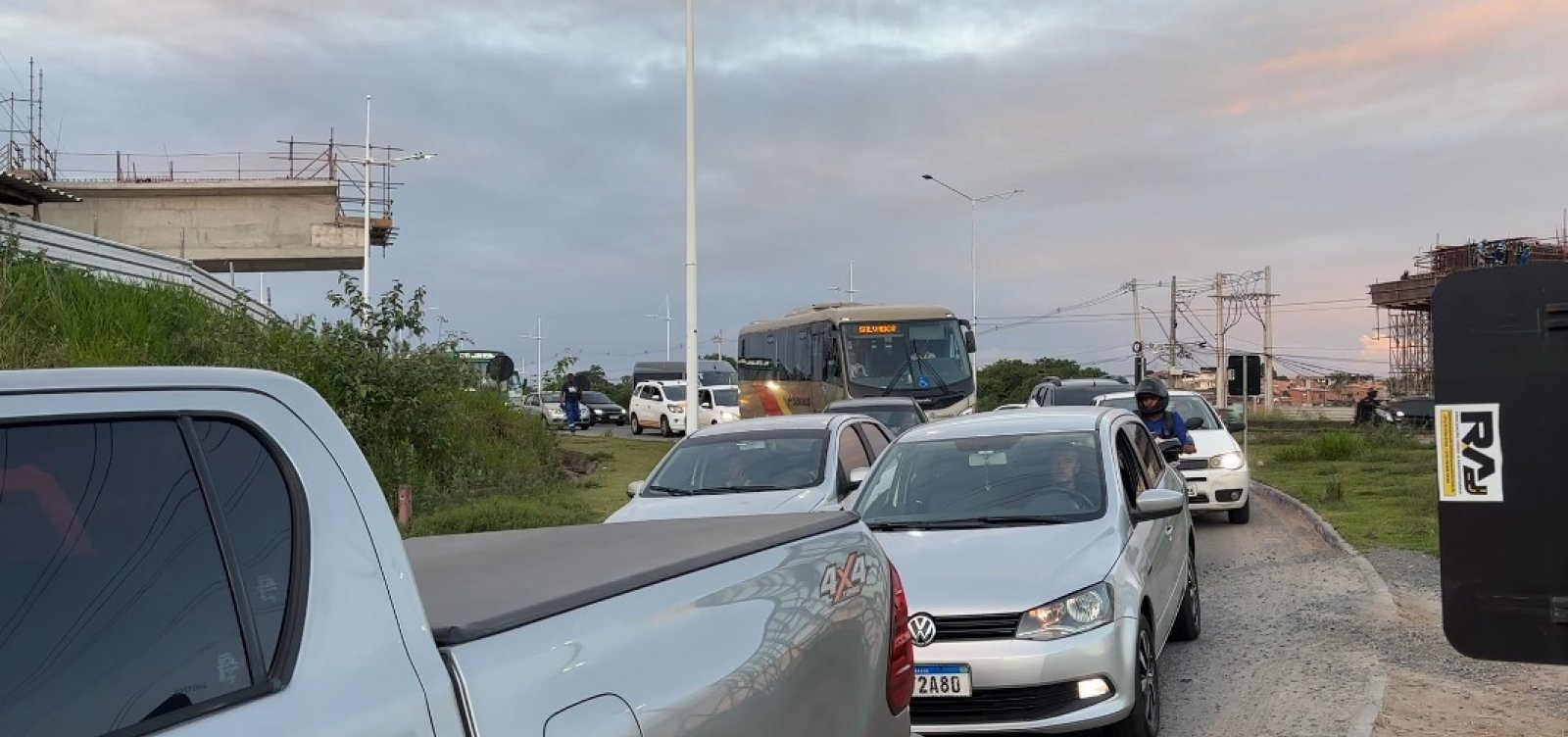Repórter Metropole: Trânsito travado na Estrada do Derba vira rotina após Nova Rodoviária