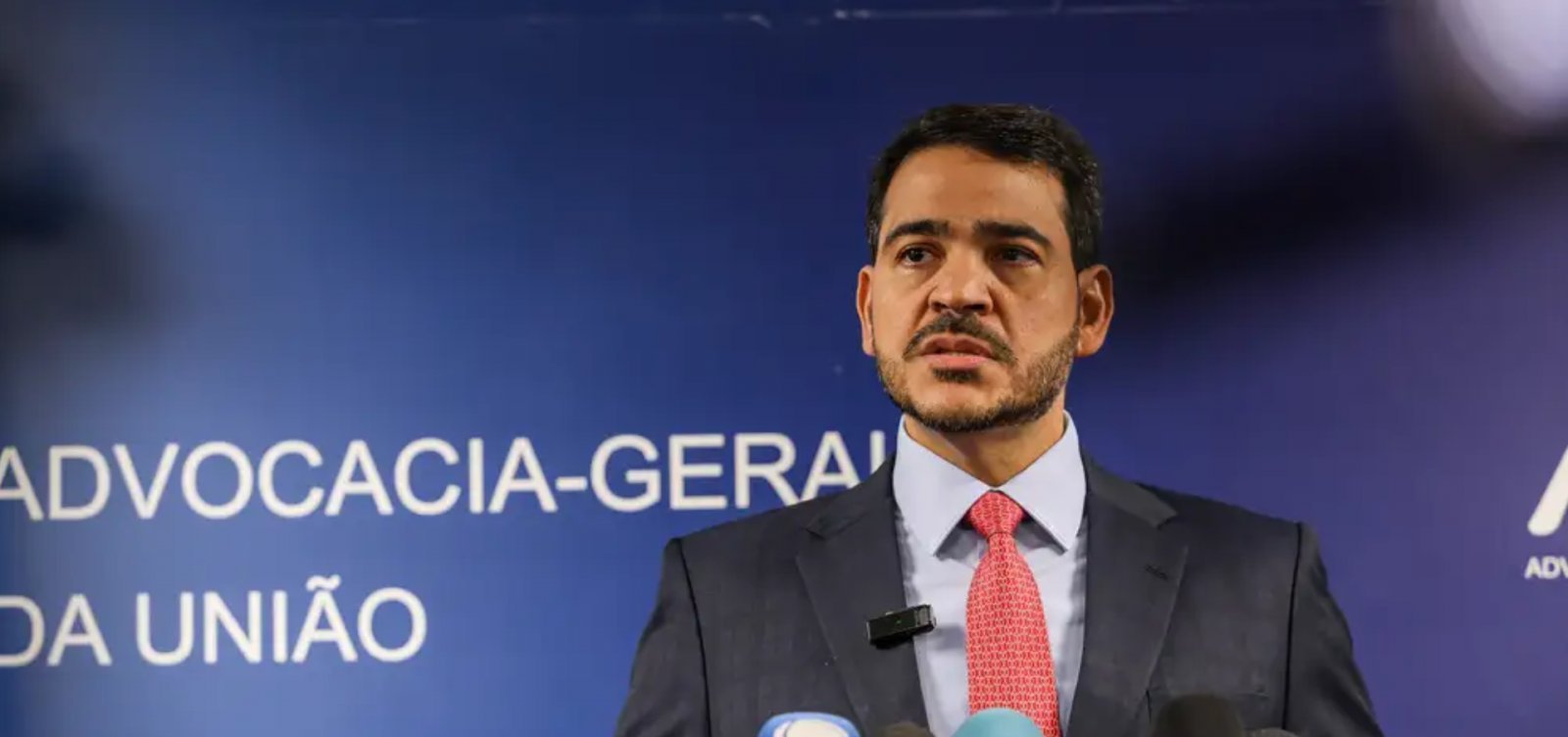 “Justiça sem misericórdia é tirania”, diz Jorge Messias em sabatina no Senado