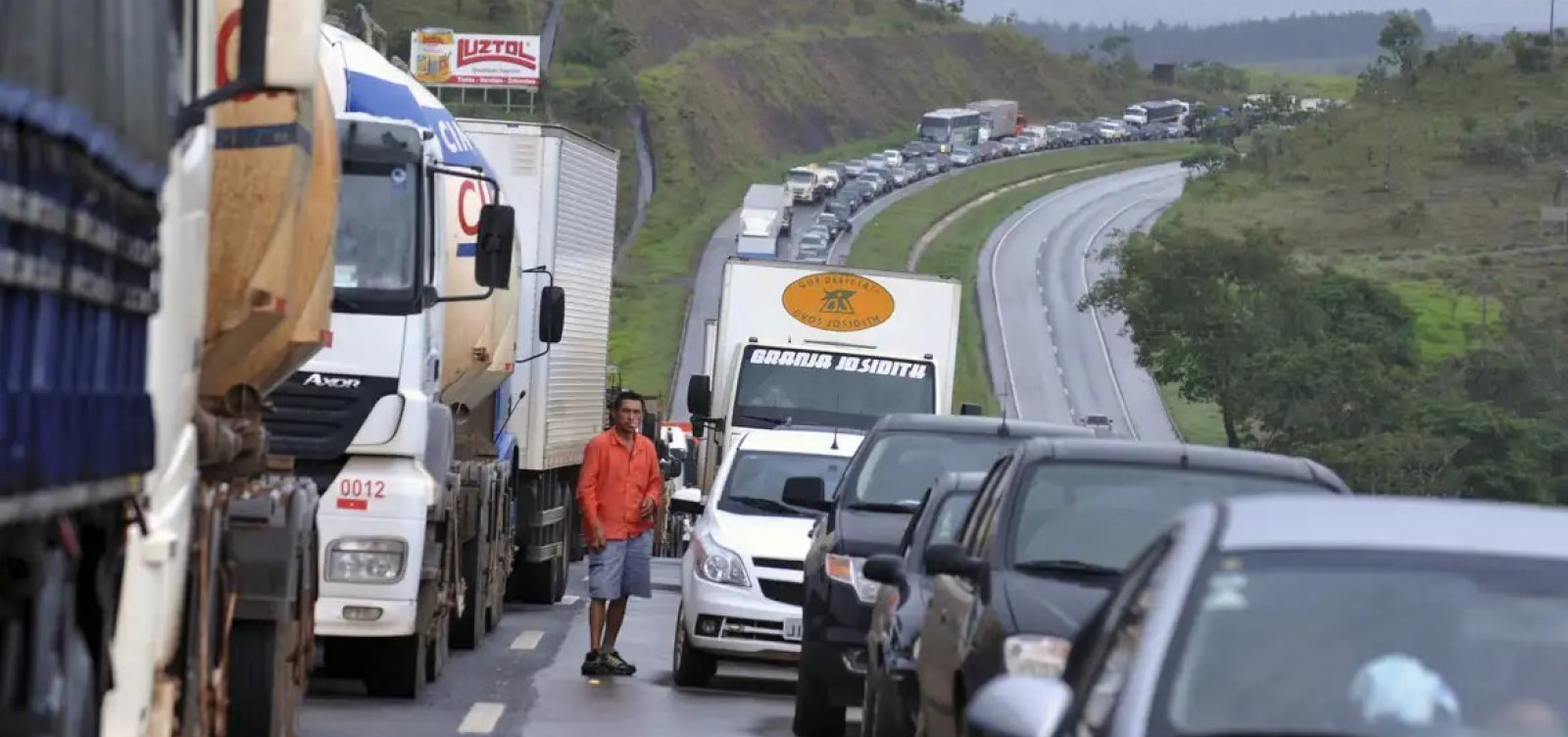 Feriado do Dia do Trabalhador deve movimentar mais de 470 mil veículos nas rodovias baianas
