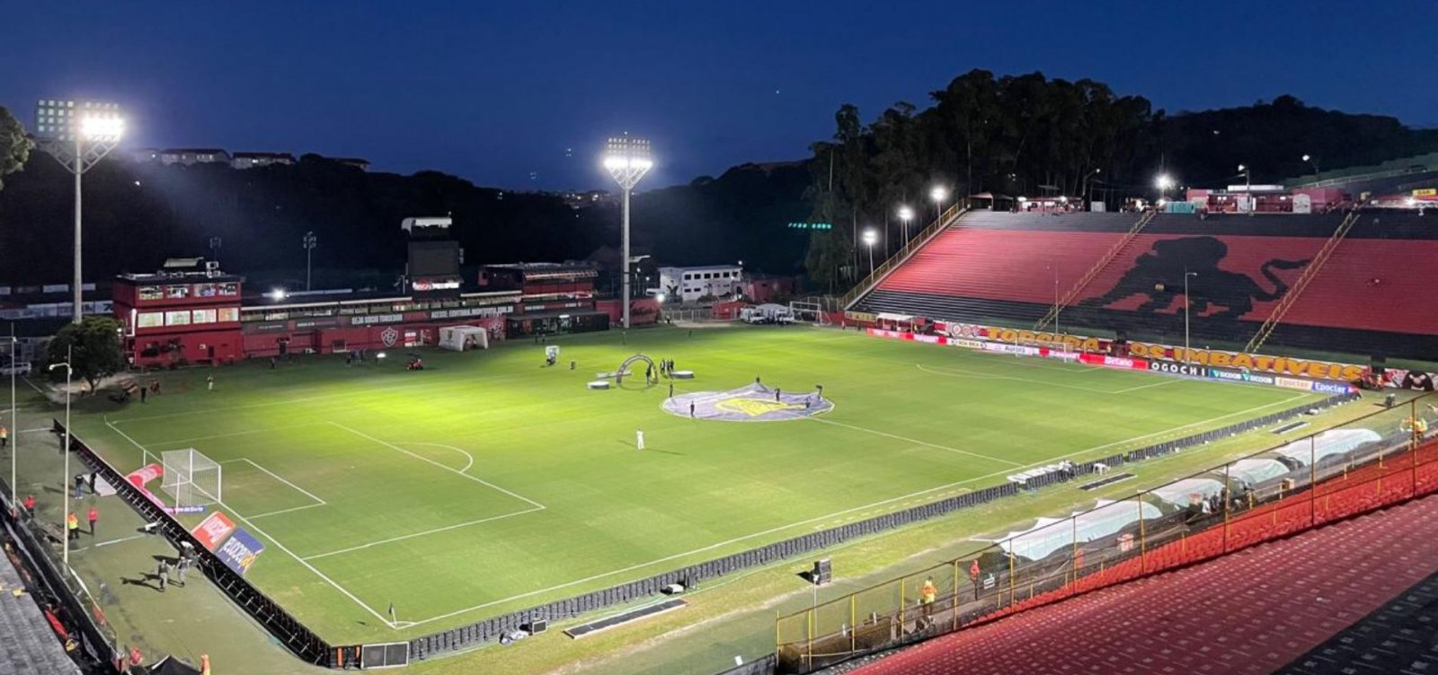 Vitória x Coritiba: onde assistir, prováveis escalações e arbitragem
