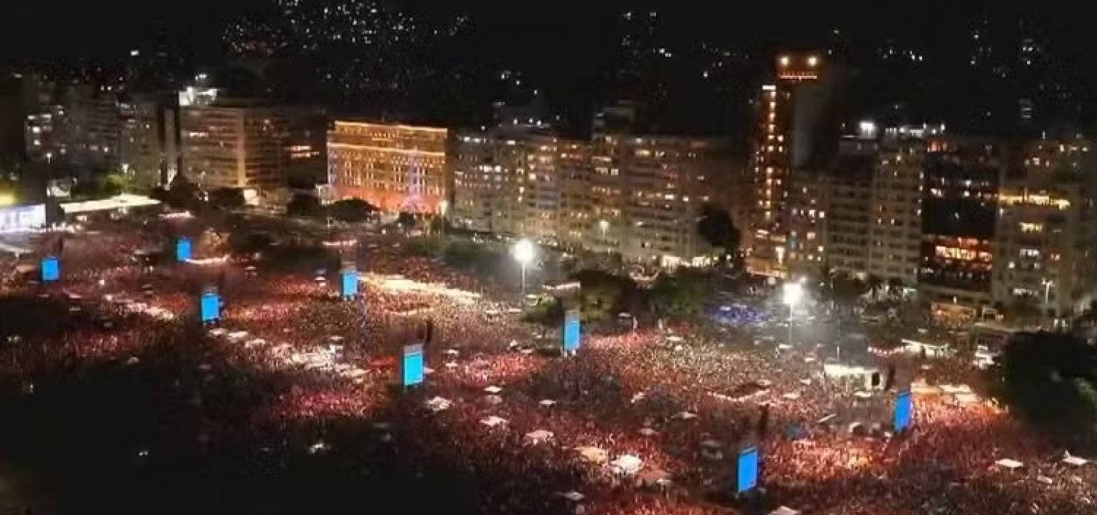 Show de Shakira reúne 2 milhões de pessoas em Copacabana