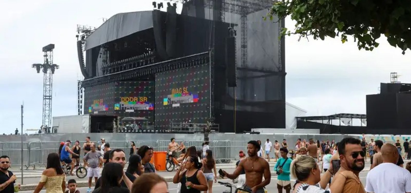 Mais de 2 milhões de pessoas acompanharam show de Shakira em Copacabana