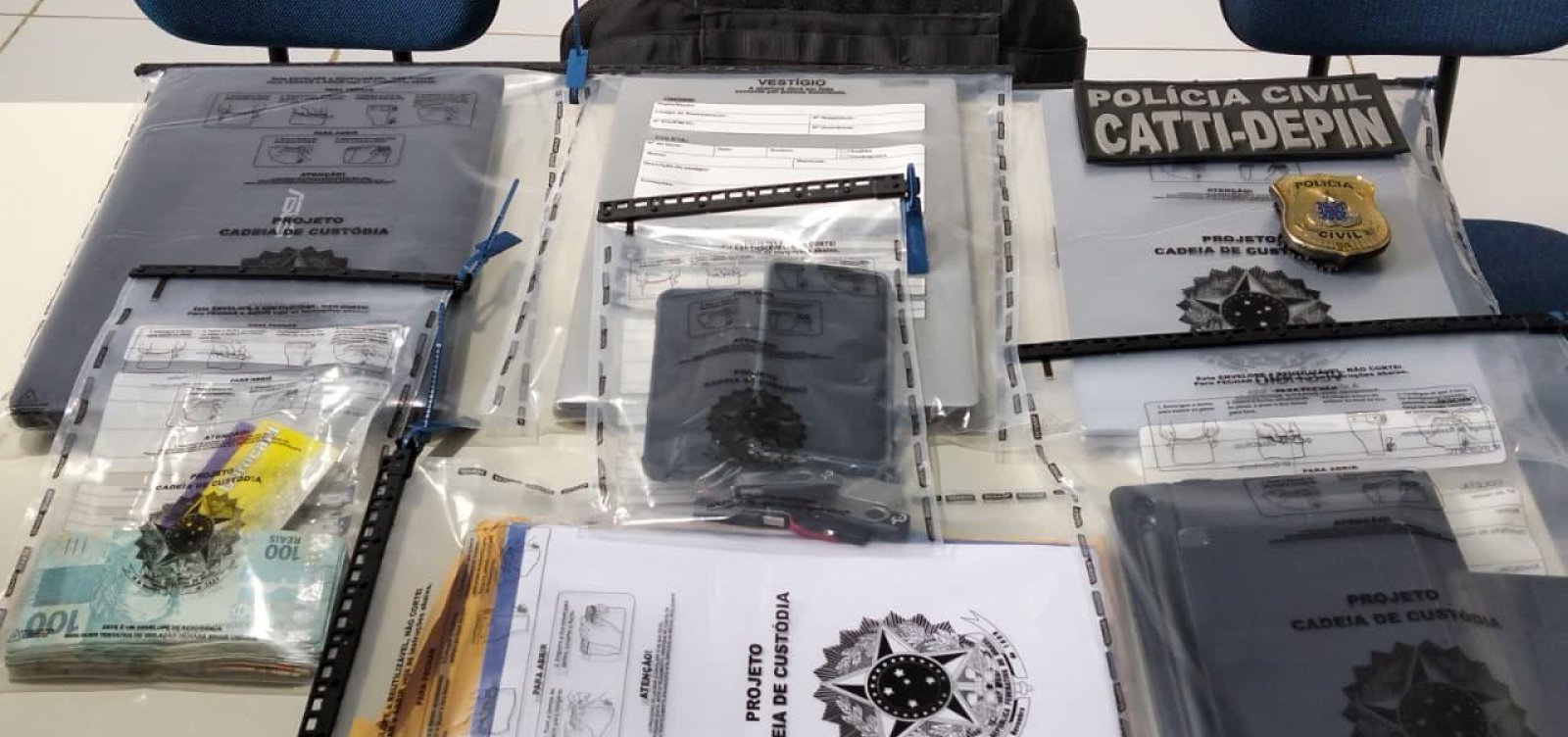 Polícia cumpre mandados na Bahia em investigação sobre fraude bancária de R$ 64 milhões