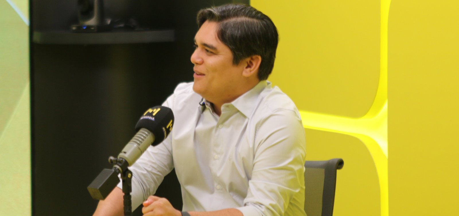 "É melhor ser da base do governo", diz deputado Vitor Bonfim sobre atuação política