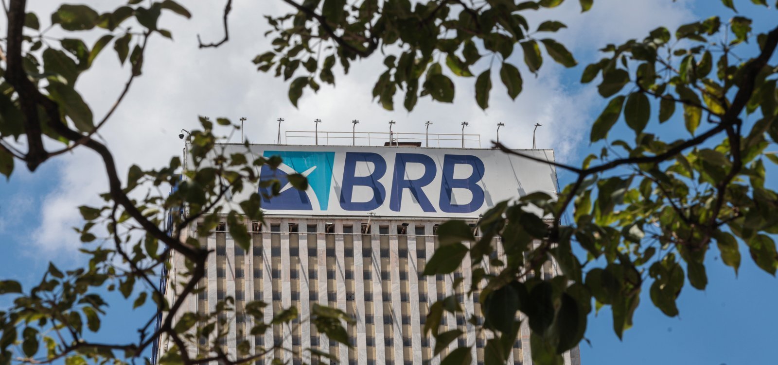 Operação investiga servidores do BRB por suspeita de corrupção e lavagem de dinheiro
