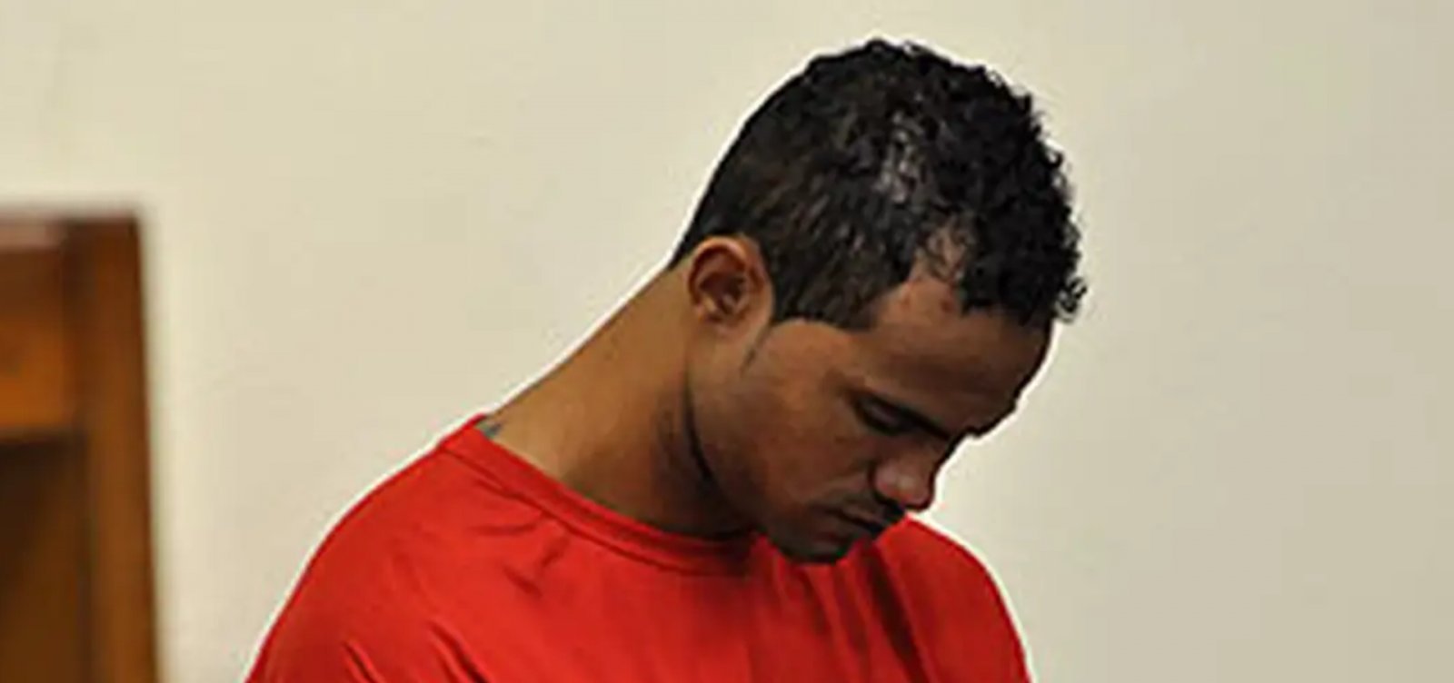Justiça mantém prisão de Goleiro Bruno e determina transferência para regime semiaberto
