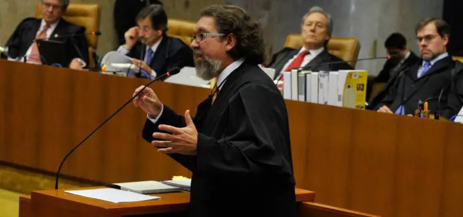 Kakay deixa defesa de Ciro Nogueira no caso Master após operação da PF