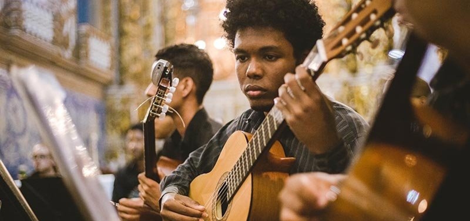 NEOJIBA leva música instrumental ao metrô de Salvador nesta terça-feira