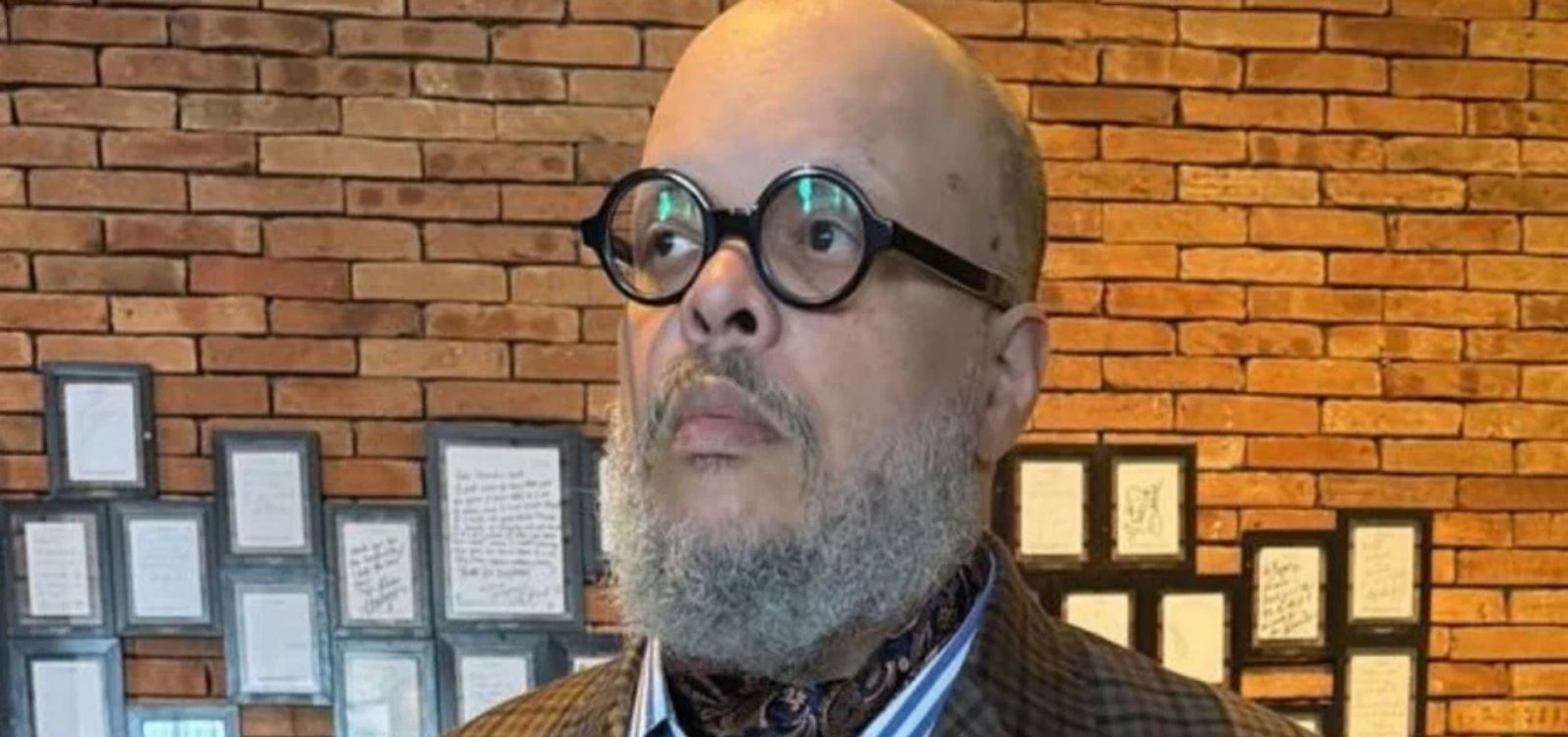 Cantor Ed Motta nega injúria após ser acusado de chamar funcionários de “paraíba” 