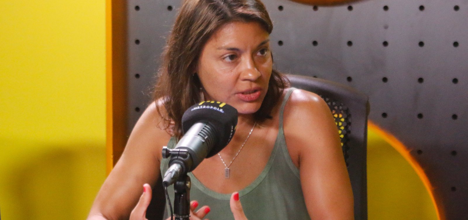 Camila Cintra comenta novo livro de Fernando Morais sobre Lula e destaca bastidores da política