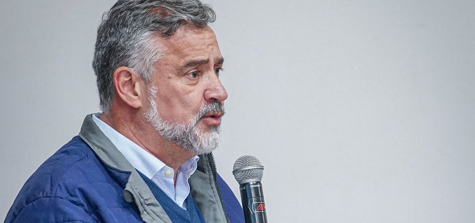 Paulo Pimenta pede tornozeleira para Flávio Bolsonaro e defende CPMI do Banco Master