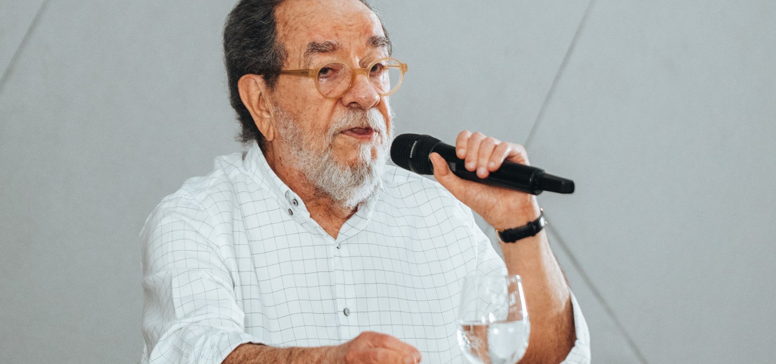 “Lula saiu da prisão melhor do que entrou”, diz Fernando Morais ao MK Entrevista