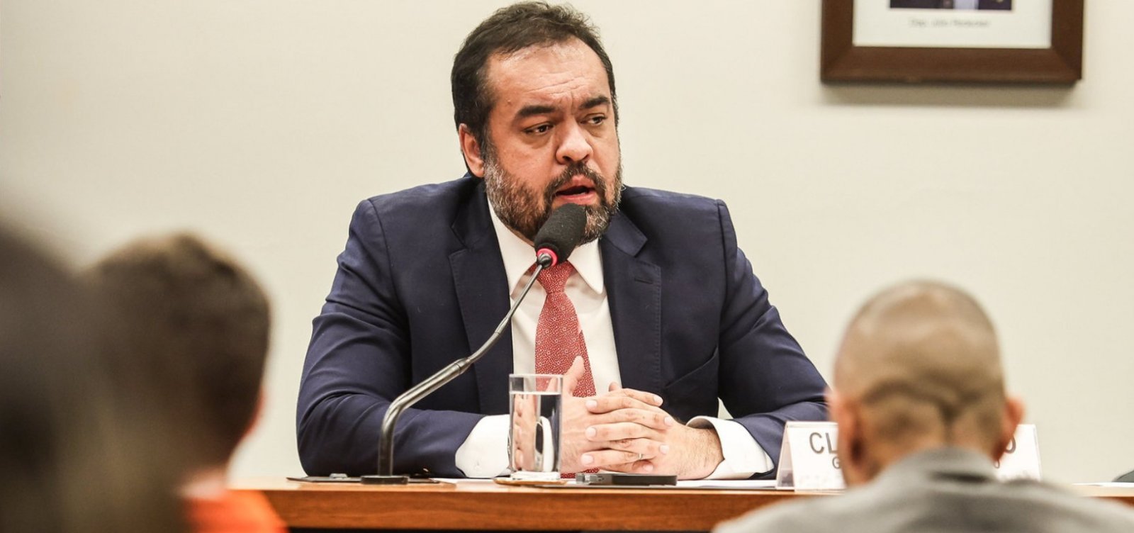 "Ou a PF diz como eu fiz, ou eu não fiz”, diz Castro após ser alvo de operação