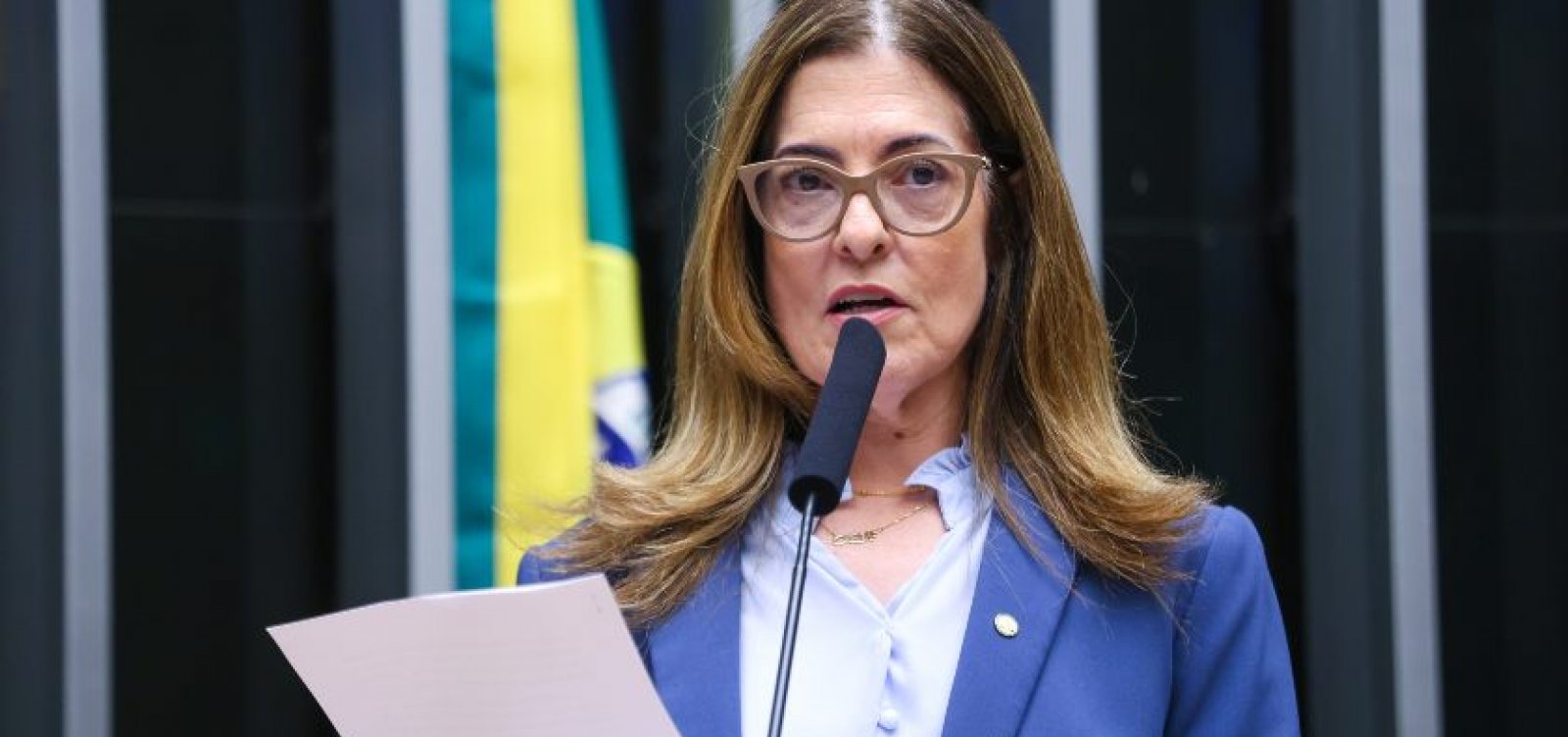 Deputada baiana pede retirada de assinatura de proposta que adia fim da escala 6x1