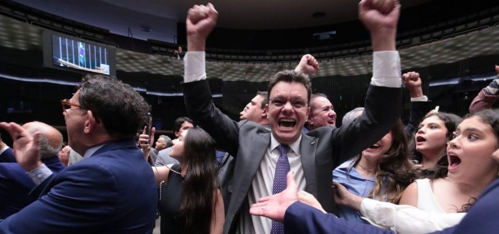 Odair Cunha toma posse no TCU após acordo político no Congresso