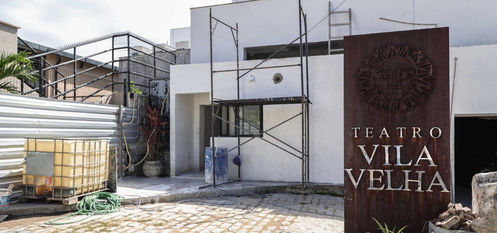 Teatro Vila Velha chega a 82% da reforma e prevê reabertura no segundo semestre de 2026