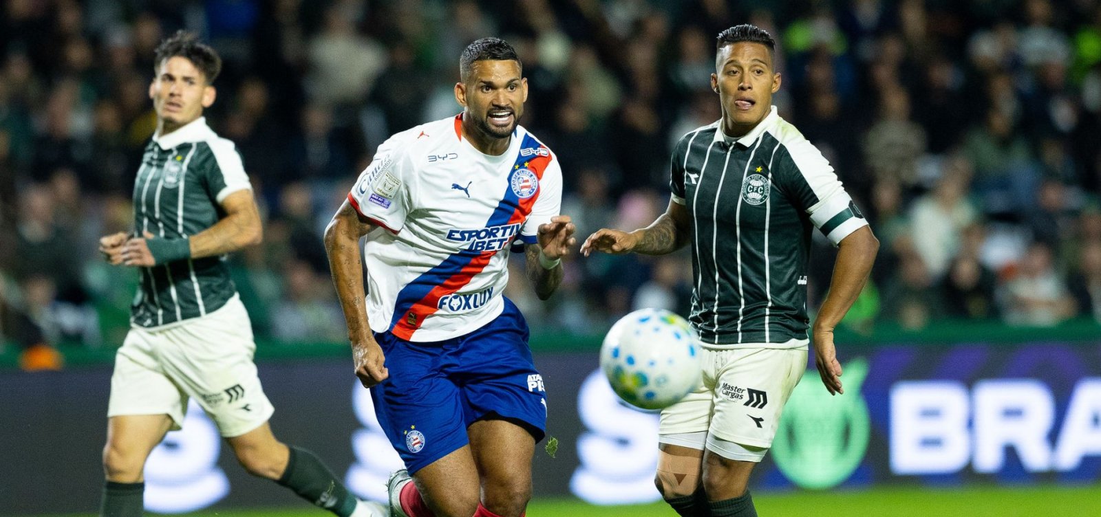 Bahia sofre apagão no segundo tempo e perde de virada para o Coritiba