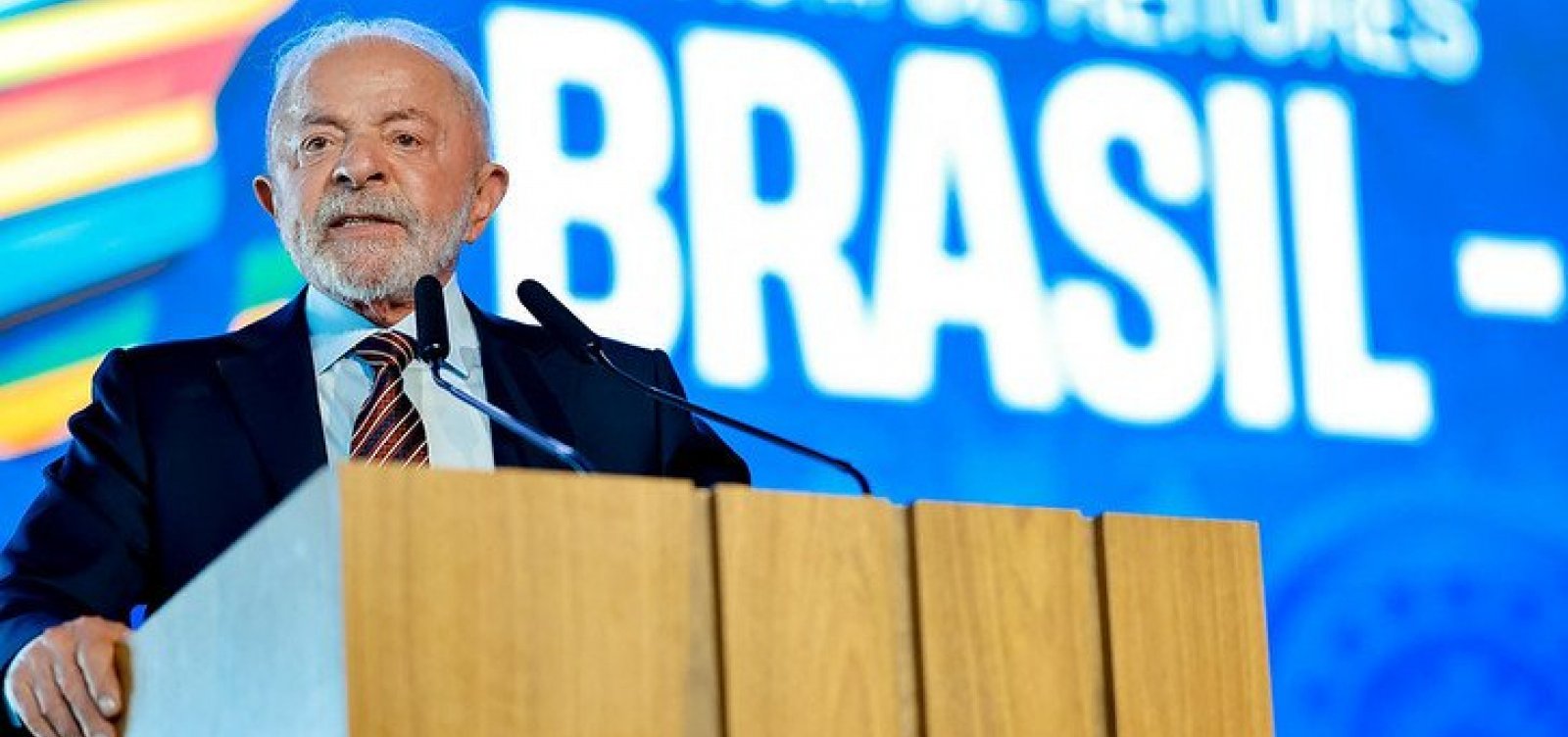 Lula pede apoio de Hugo Motta para acelerar PEC do fim da escala 6x1