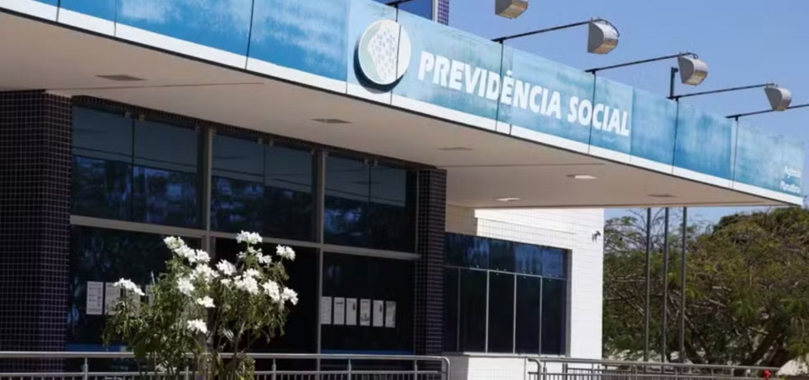 PF encontra R$ 287 mil escondidos em sacos de lixo durante operação contra fraude bilionária no INSS