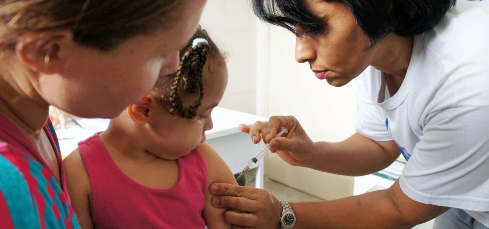 Ministério da Saúde amplia vacinação infantil contra pneumococo no SUS