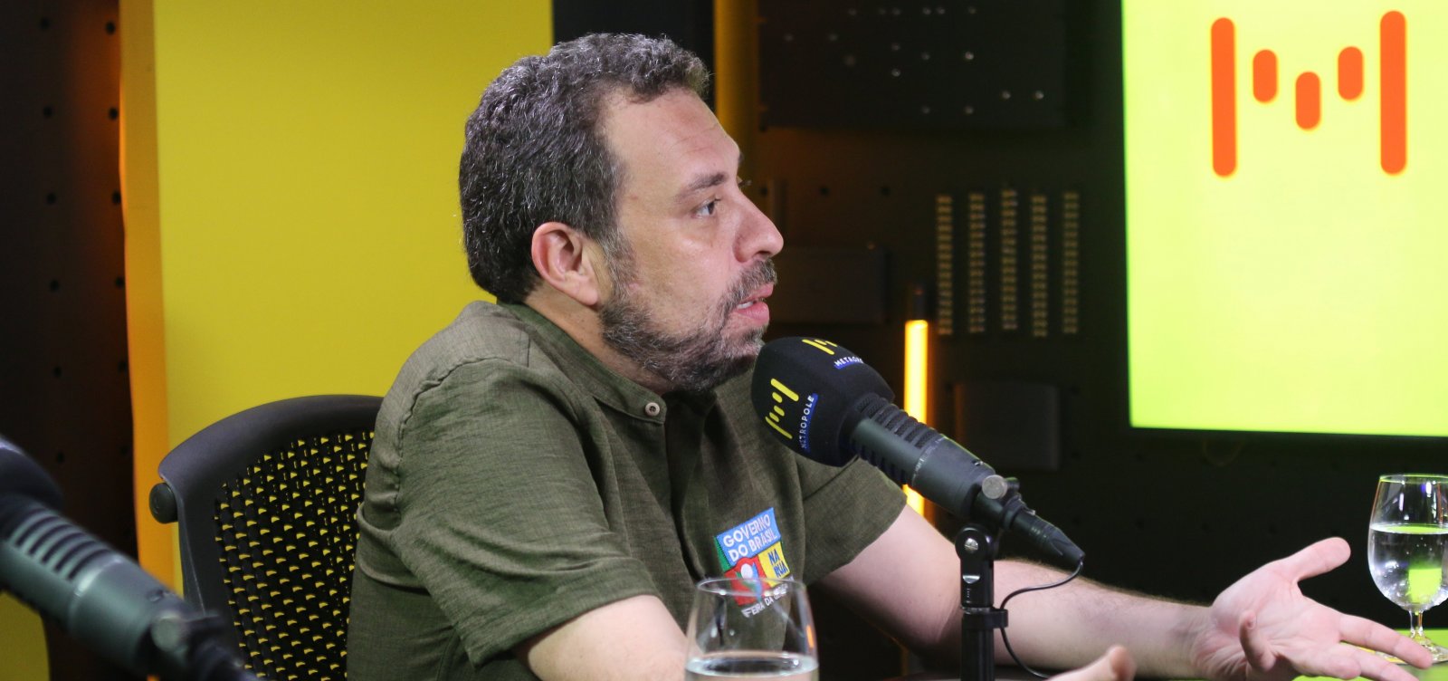 Quem vai decidir a eleição para presidente é o eleitor que não aderiu às "torcidas políticas", diz Boulos