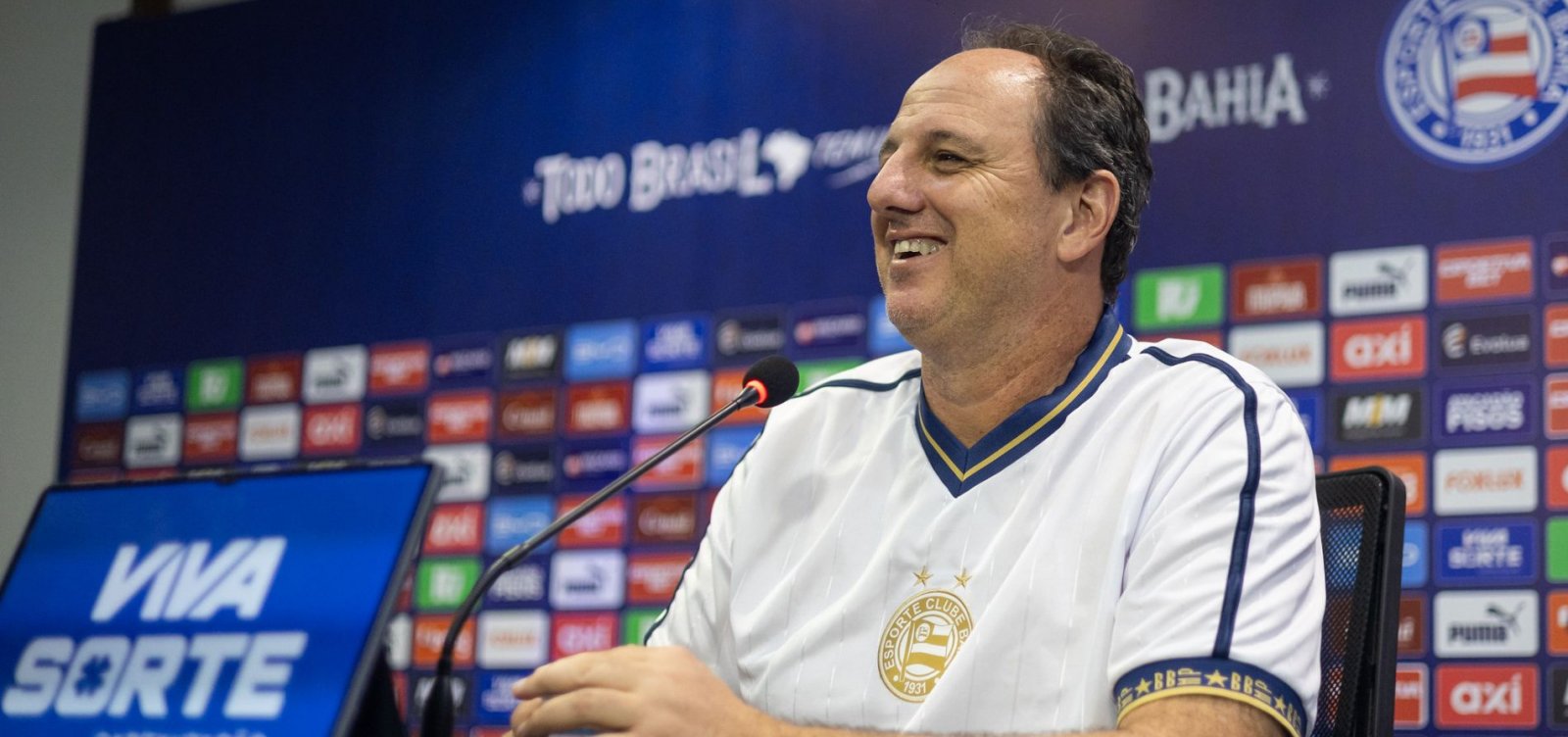 Ceni celebra triunfo de virada do Bahia sobre o Botafogo: "Mais coração"