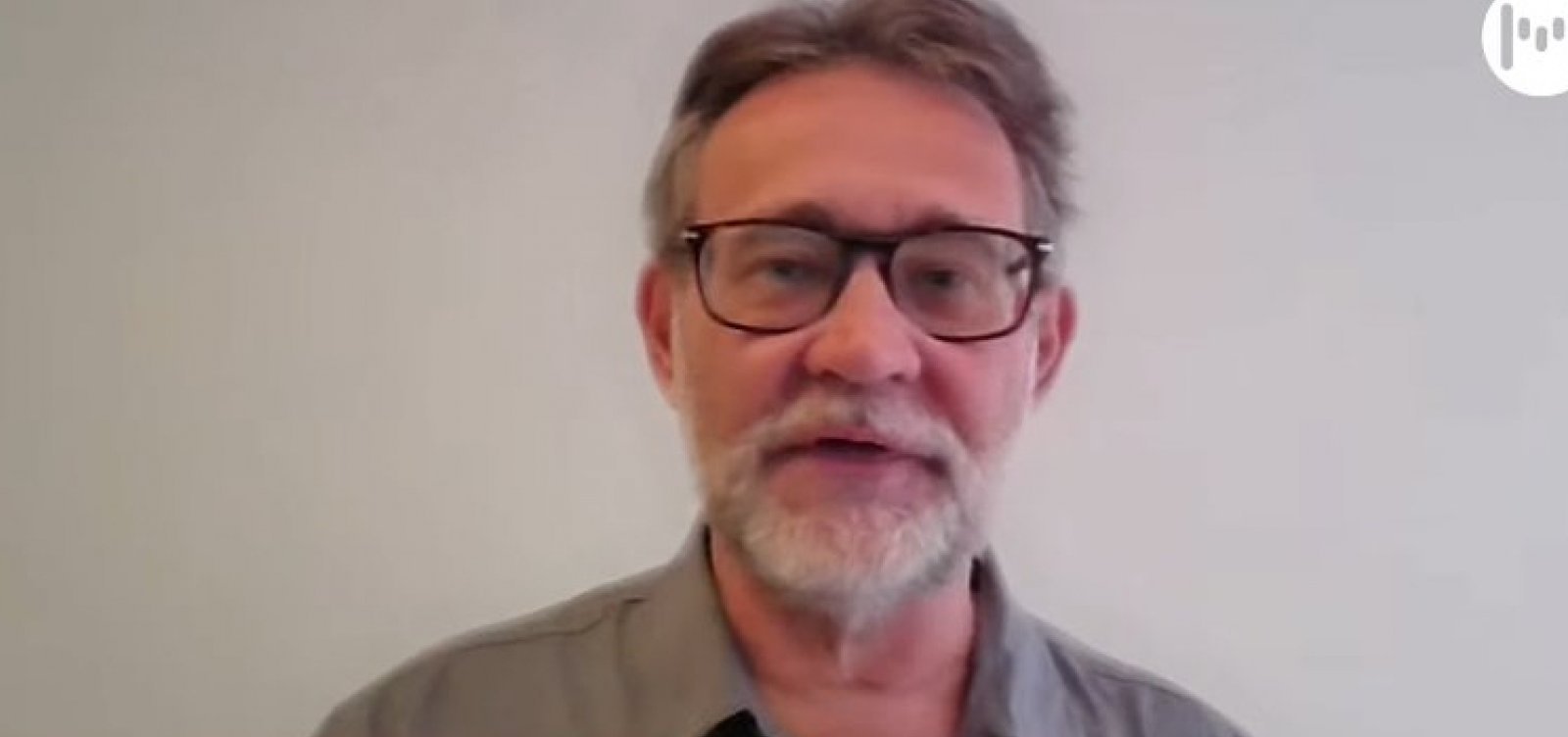 João Cezar de Castro Rocha critica atuação de filhos de Bolsonaro e fala em "entreguismo" sem precedentes