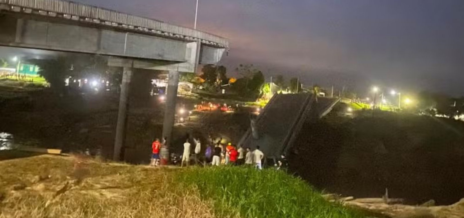 Ponte desaba no Acre e deixa quatro feridos; duas vítimas estão em estado grave