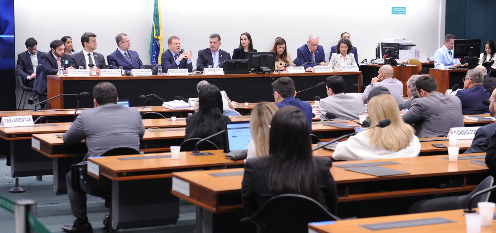 CCJ tem novo adiamento da votação da PEC que reduz maioridade penal