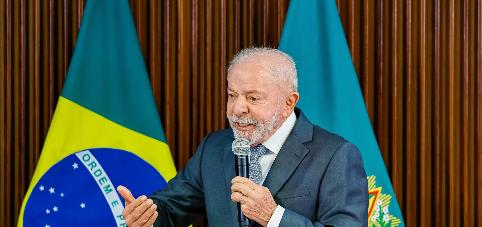 Lula critica tarifaço dos EUA sobre produtos brasileiros: "Não temos o dever de aceitar"