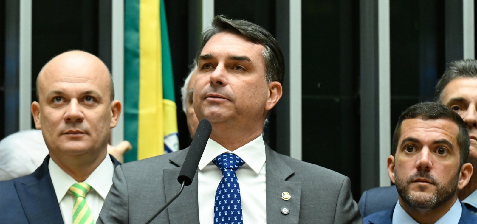 PT pede ao STF e à PF investigação sobre possível caixa 2 em filme ligado a Flávio Bolsonaro