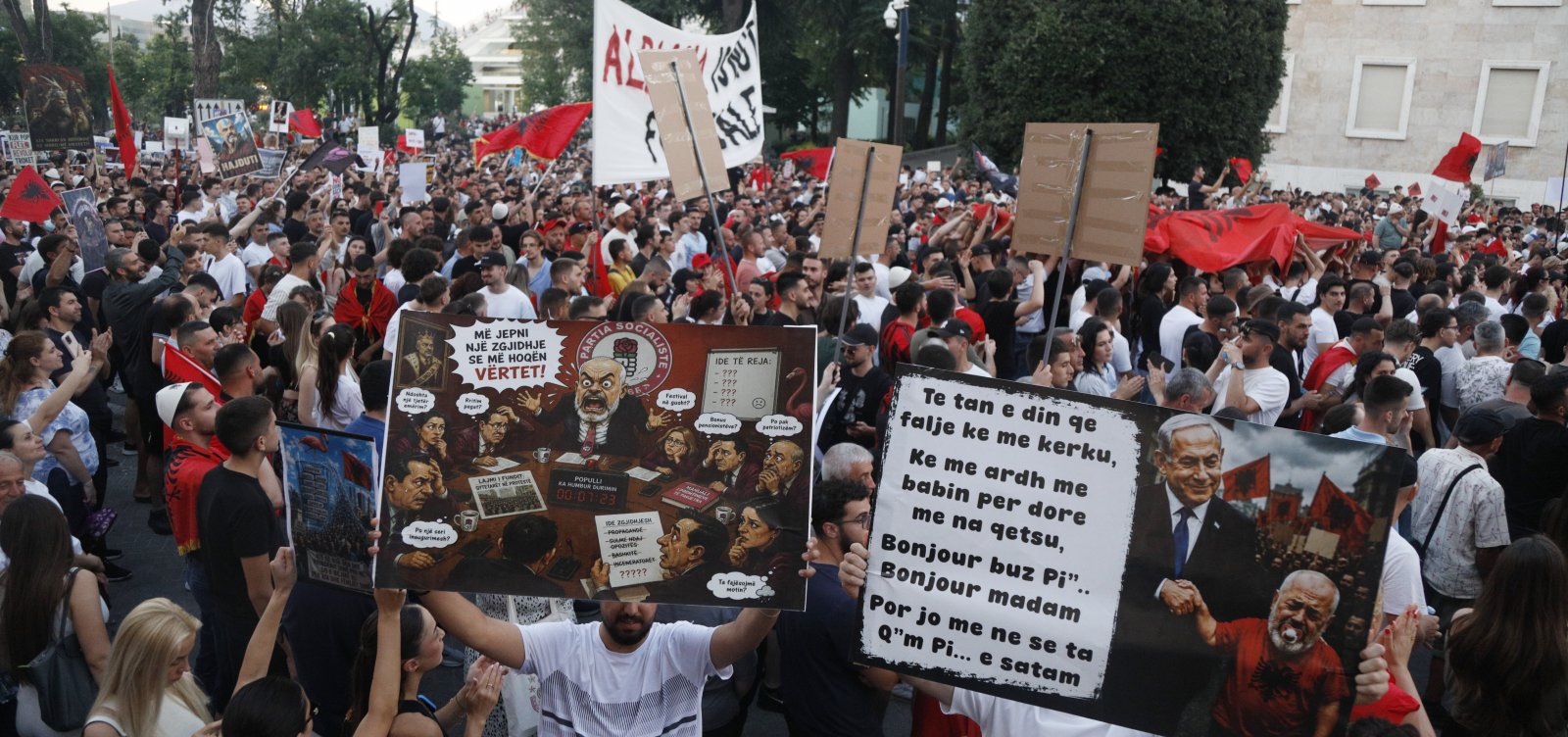 Protestos na Albânia entram no décimo dia e ampliam pressão por renúncia do primeiro-ministro