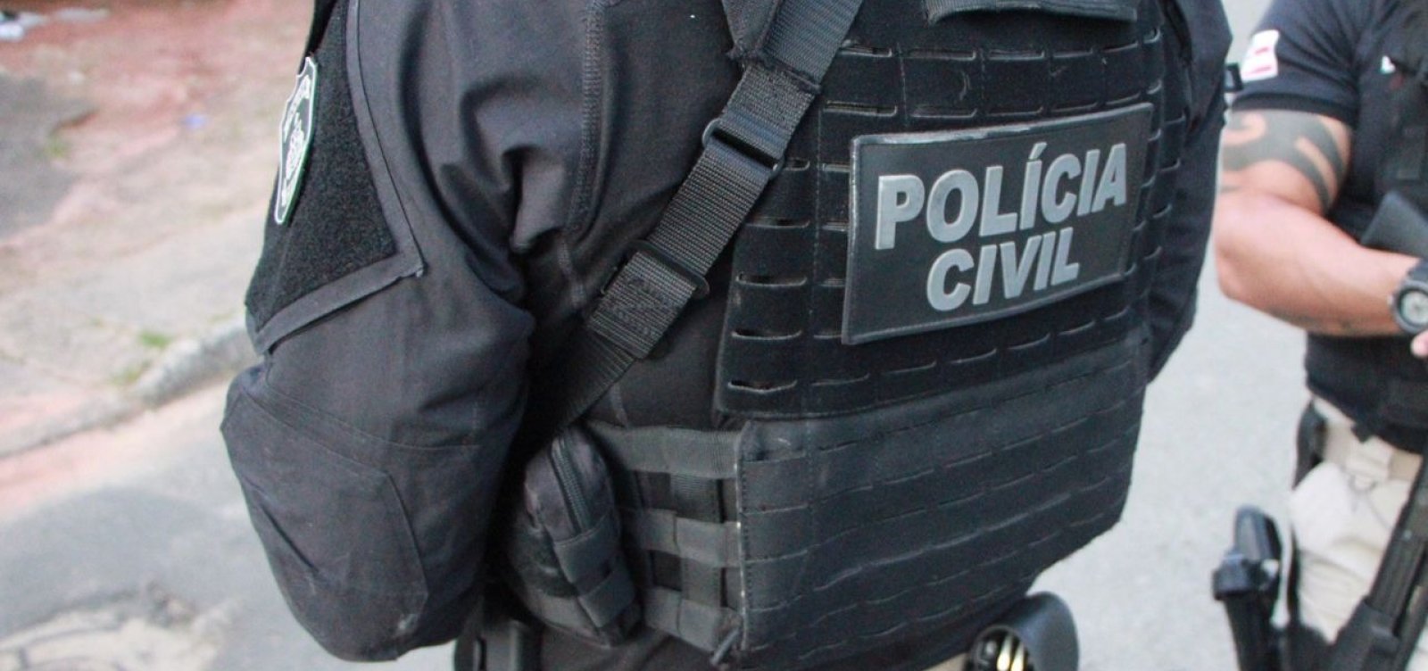 Servidor, jornalista e jovem são presos em operação que investiga tráfico de drogas e homicídios na Bahia