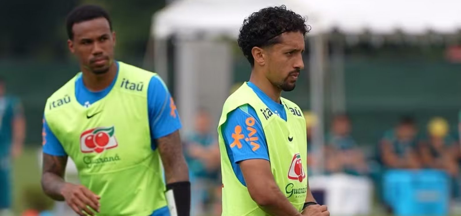 Seleção utiliza munhequeira da NFL para ensaiar jogadas de bola parada nos treinos