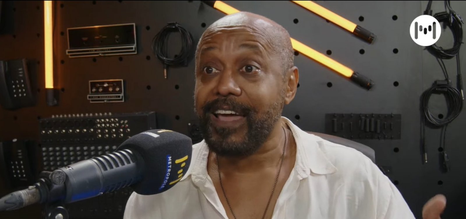 Ator Diogo Lopes Filho destaca legado de Batatinha em espetáculo inédito: "É o nosso Cartola"