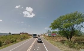 Capotamento deixa um morto e um ferido na BR-407, em Senhor do Bonfim