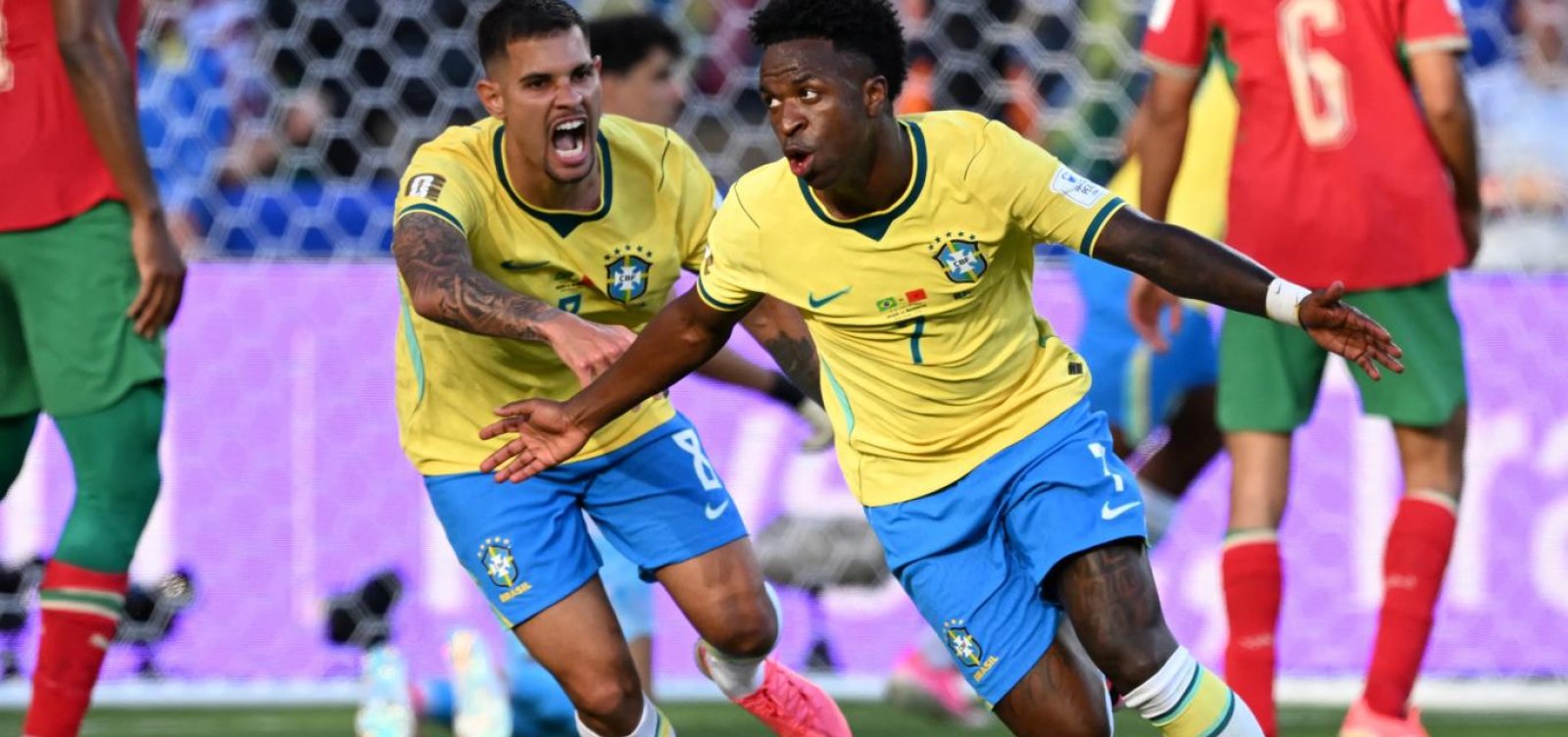 Vini Jr. se junta a Pelé, Romário e outros nomes que marcaram o primeiro gol do Brasil em Copas