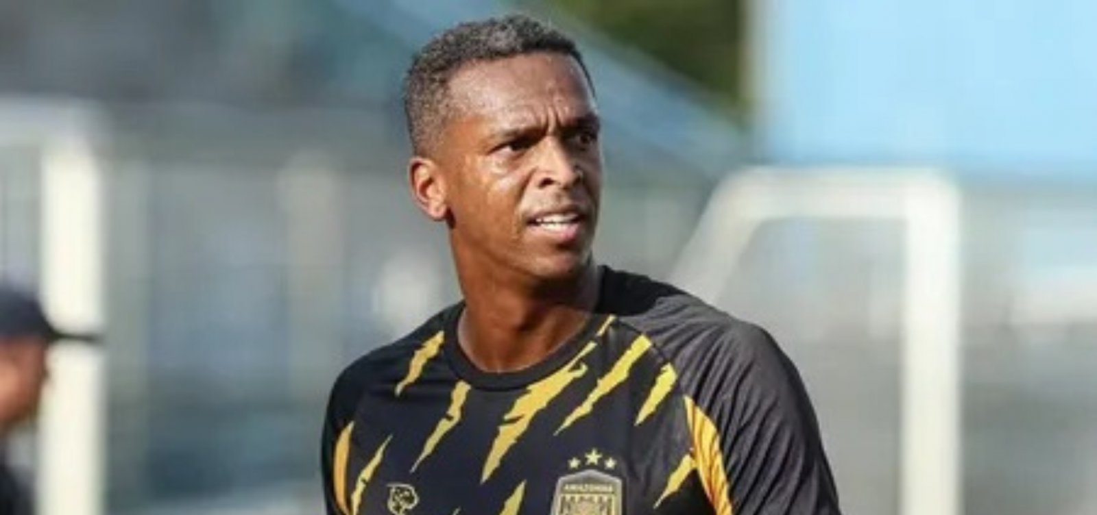 Ex-atacante da Seleção Brasileira, Jô é preso por dívida de pensão alimentícia