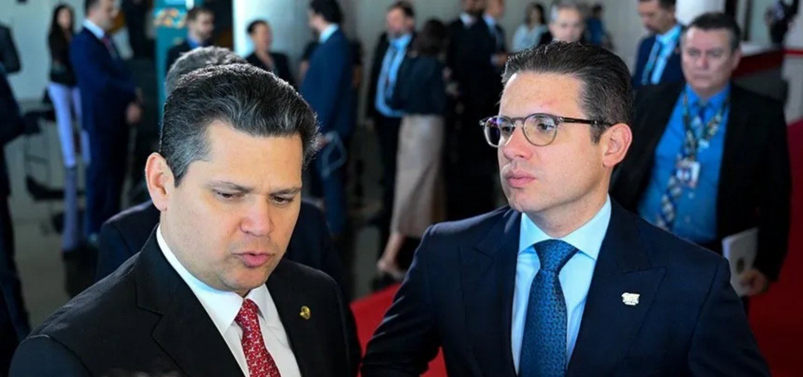 Alcolumbre e Hugo Motta negam irregularidades em investigações sobre Daniel Vorcaro e Banco Master