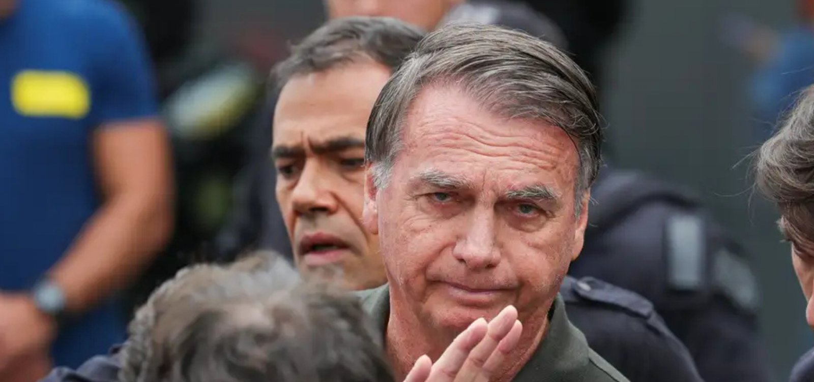 Polícia Civil pede autorização ao STF para ouvir Bolsonaro sobre arma apreendida com segurança