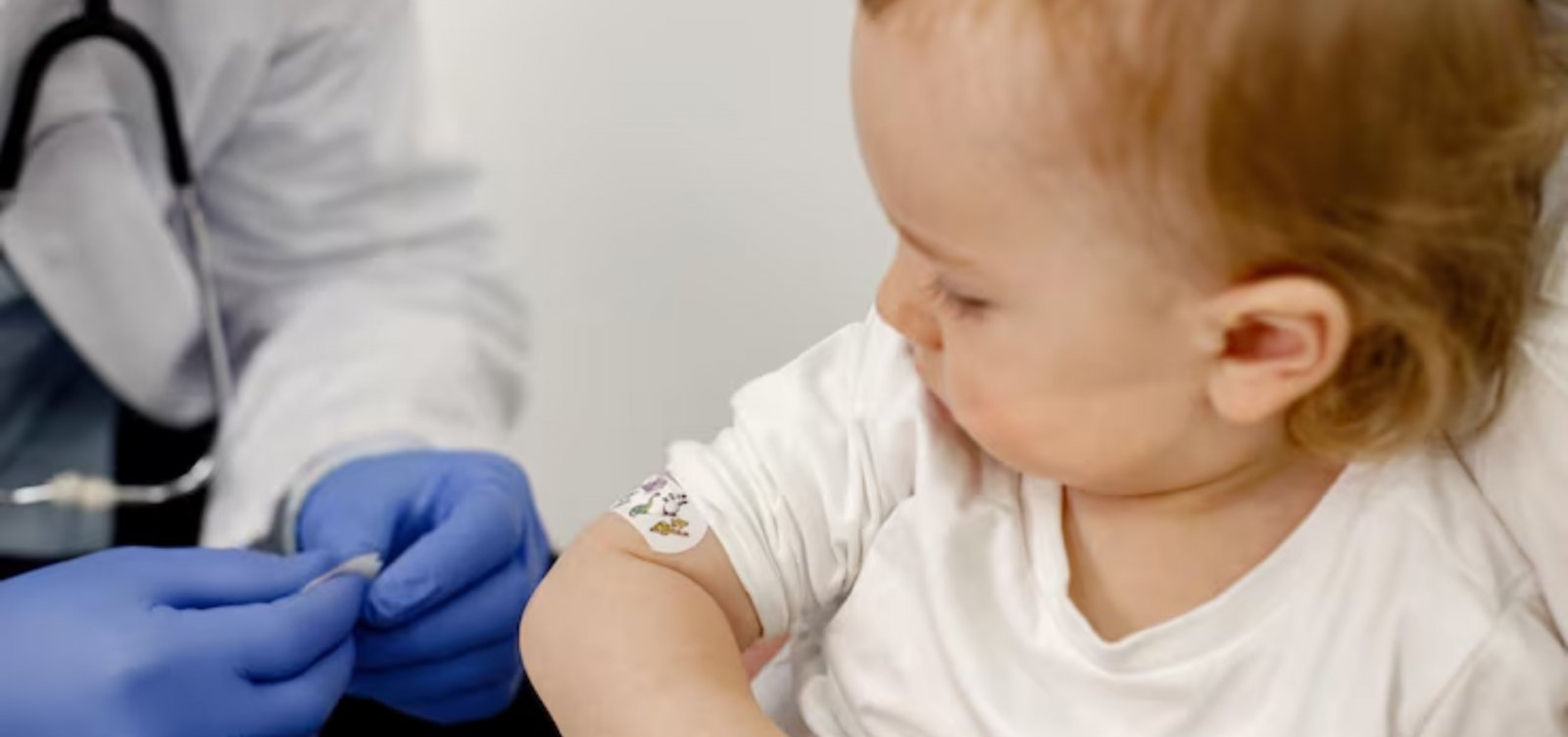 Brasil inicia substituição da vacina pneumocócica no SUS e amplia proteção contra meningites em crianças